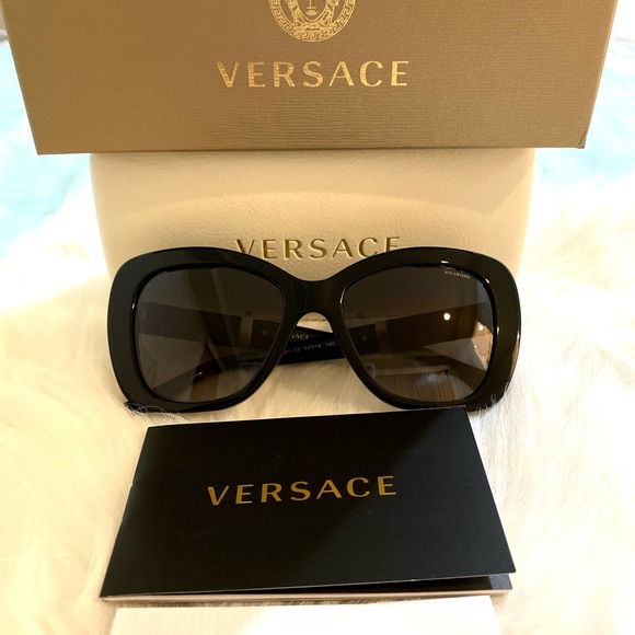 Authentic Versace Polarized Sunglasses - Picture 8 of 8
